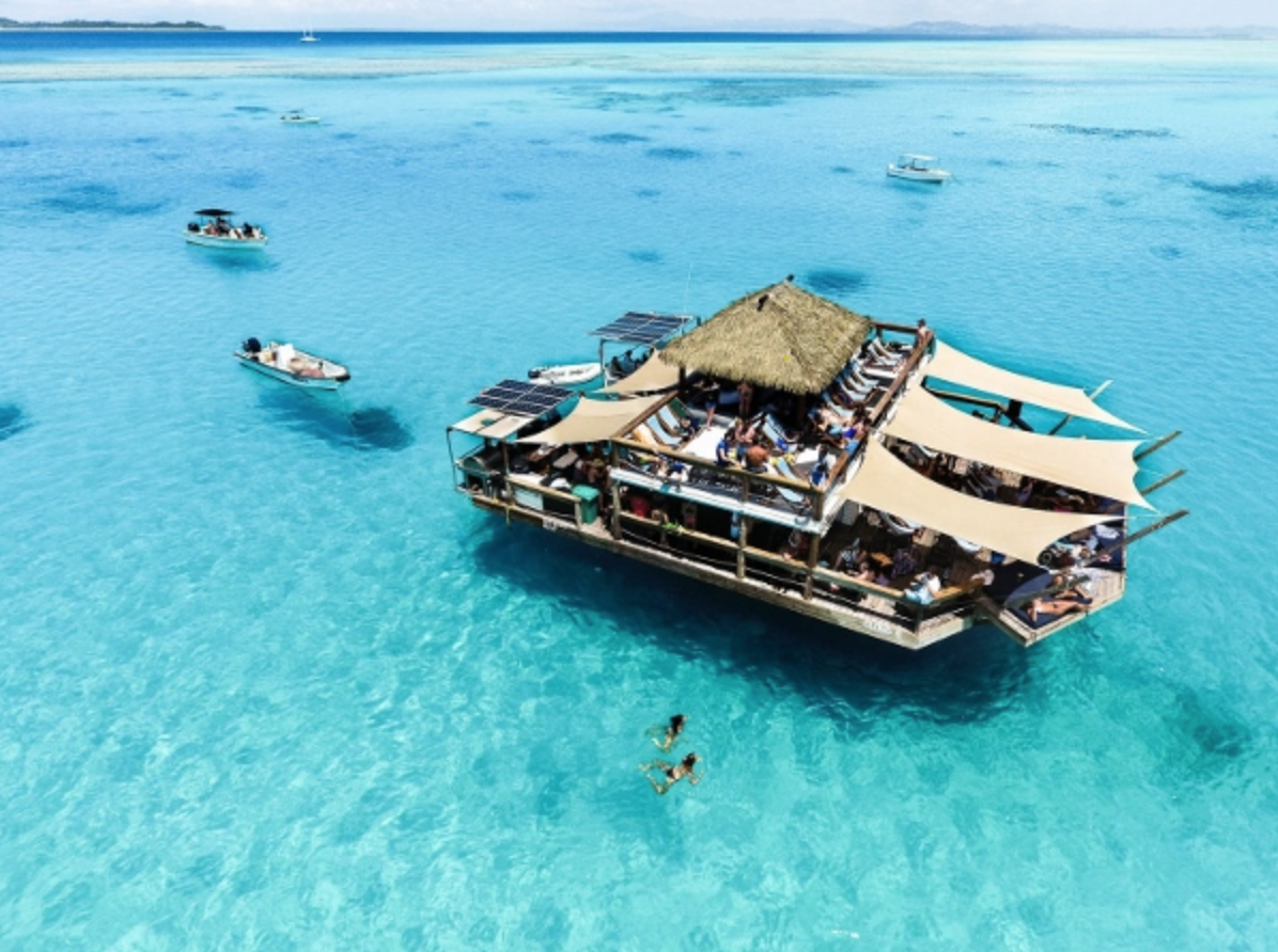 フィジー旅行で絶対行きたい！水上バー「クラウド9（CLOUD9）」の